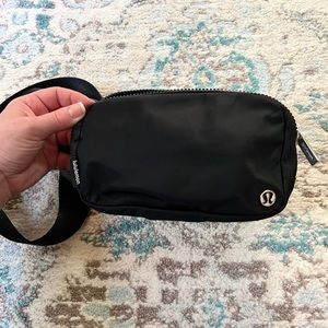 SOLD Lululemon Belt Bag Black *extended strap